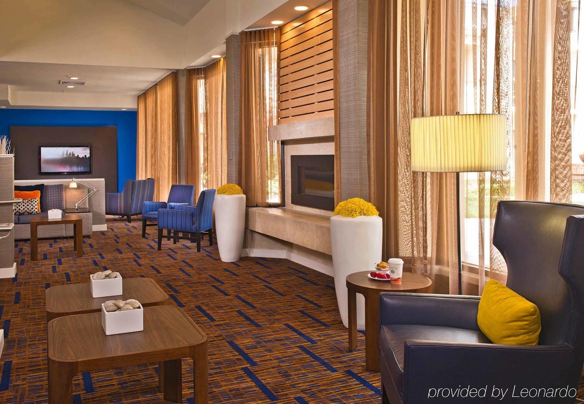 Courtyard By Marriott Raleigh Midtown Hotel Ngoại thất bức ảnh