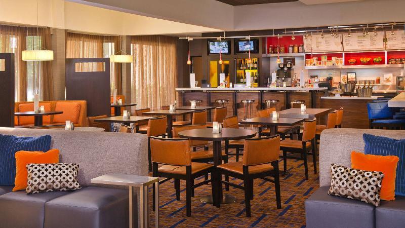 Courtyard By Marriott Raleigh Midtown Hotel Ngoại thất bức ảnh